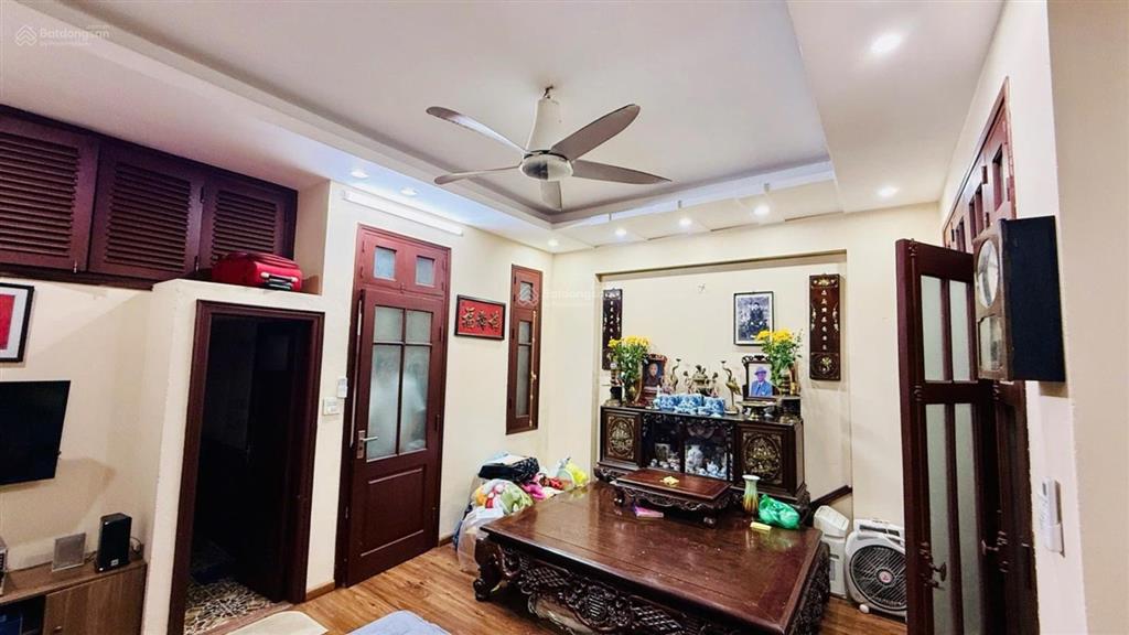 Bán nhà phố hoàng sâm, dt 42m, 4 tầng, phân lô ô tô, kinh doanh.