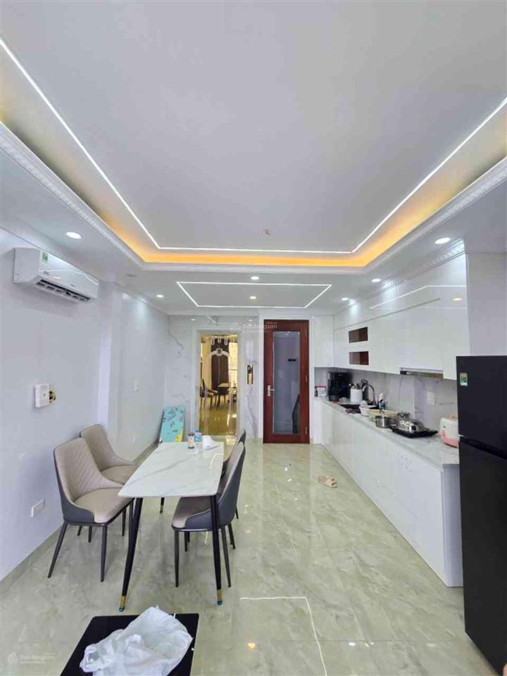 Bán nhà phố cầu giấy, dt42m, 6 tầng thang máy, gần ô tô, full nội thất