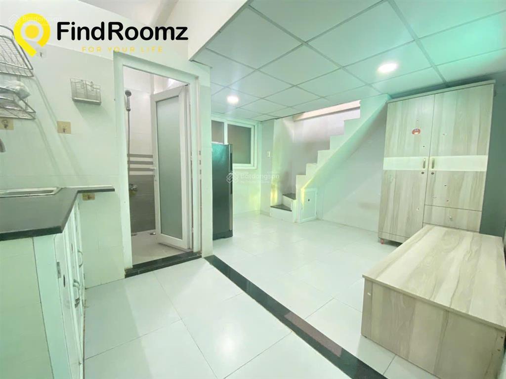 Trống sẵn 1 trệt 1 lầu  full nt  cửa sổ trời ngay vincom phan văn trị