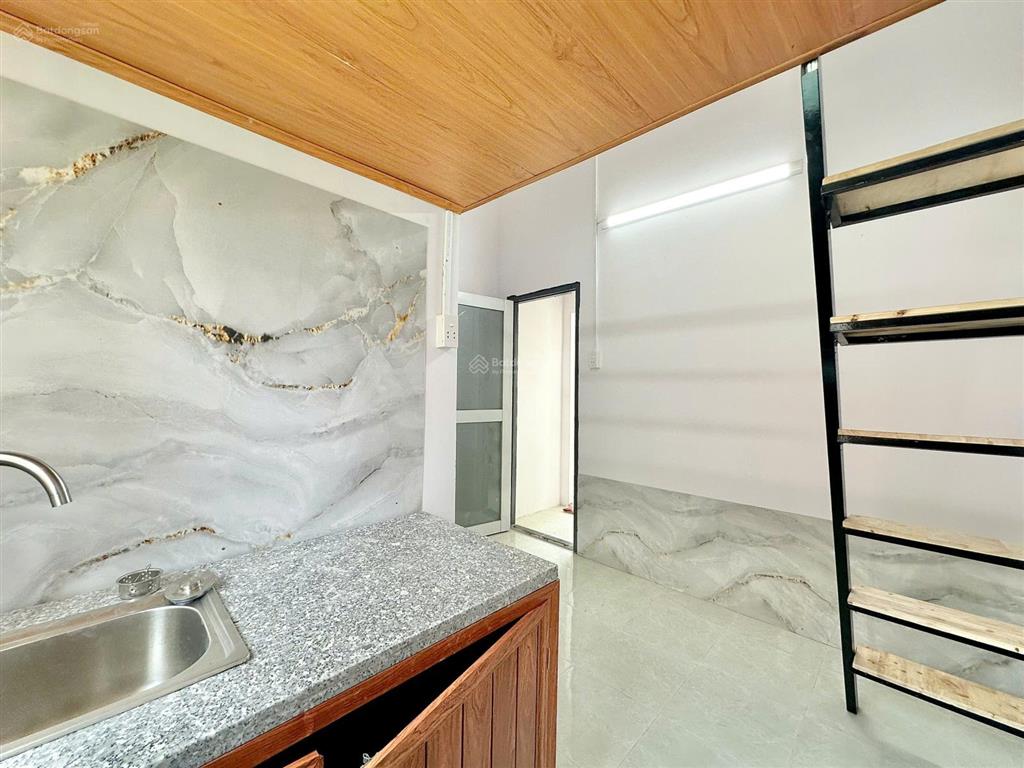 Trống sẵn duplex cửa sổ trời thoáng ngay trục phạm văn đồng