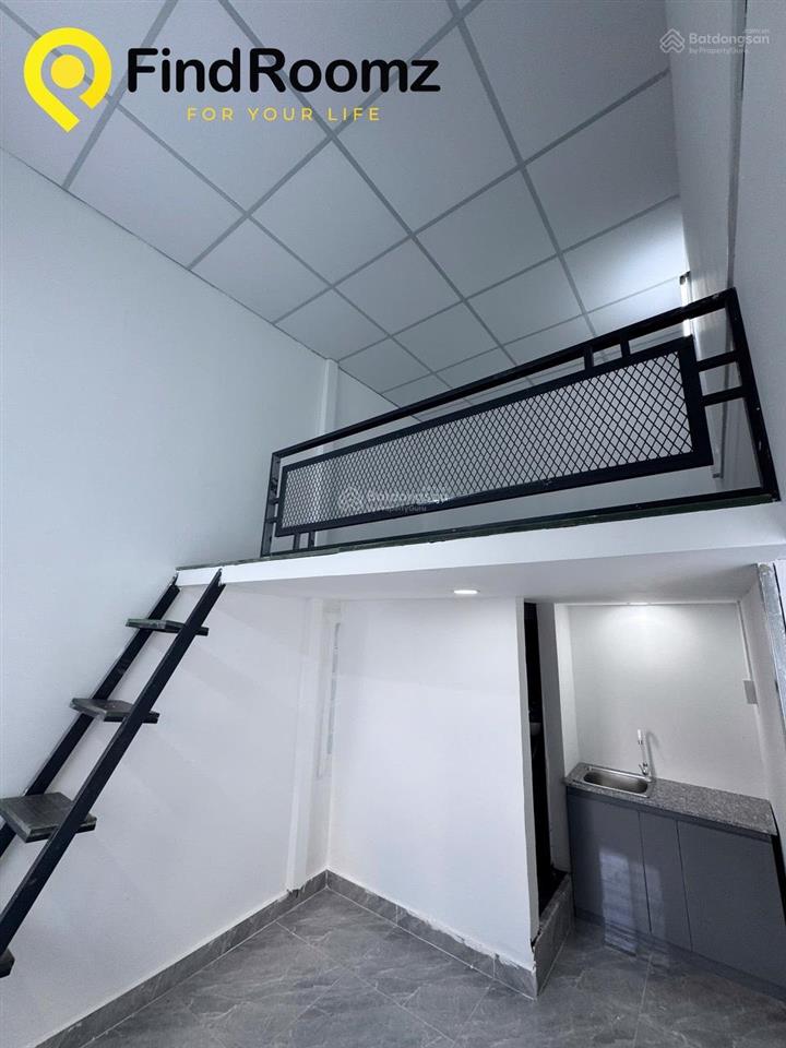 Đầu tháng trống phòng có gác, đi bộ qua đại học công nghiệp (iuh)