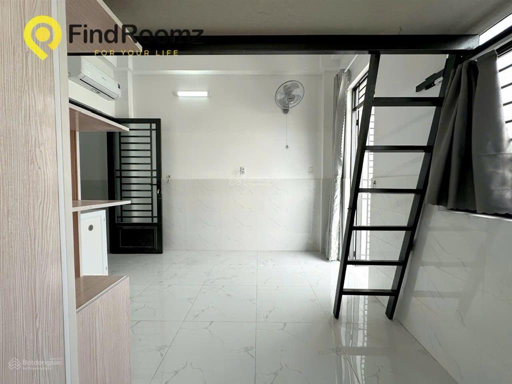 Trống sẵn duplex sạch sẽ, ban công, cửa sổ trời thoáng (sẵn máy lạnh)