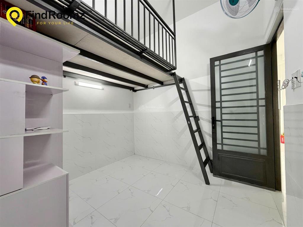 Trống sẵn duplex sạch sẽ, ban công, cửa sổ trời thoáng (sẵn máy lạnh)