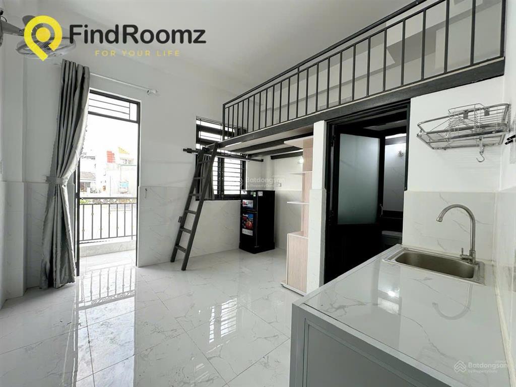 Trống sẵn duplex sạch sẽ, ban công, cửa sổ trời thoáng (sẵn máy lạnh)