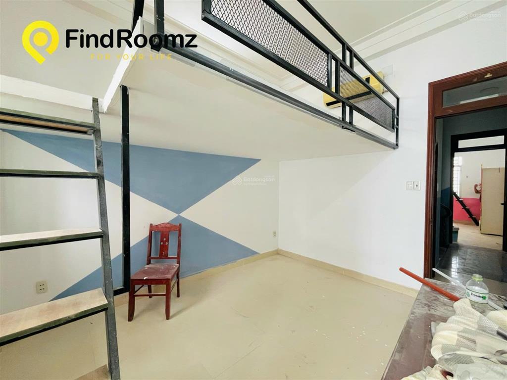 Duplex ban công, cửa sổ trời (máy lạnh)  gần iuh, vlu, gdu  giữ phòng tới đầu t9