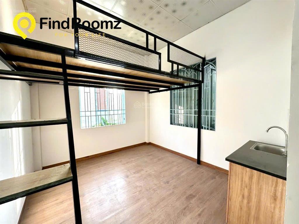 Trống sẵn duplex sẵn máy lạnh gần đại học văn lang cơ sở 3, ngay cầu sắt an phú đông