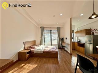 Cho thuê căn hộ dịch vụ full nội thất, ban công, rộng 40m2 ngay phạm văn đồng