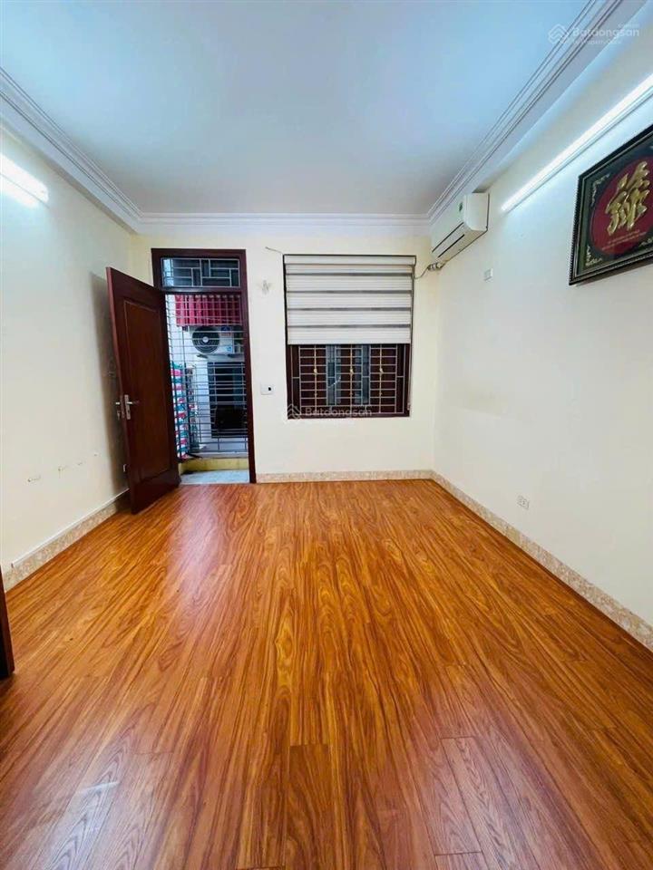 Cho thuê nhà cầu trắng, hà đông 32m2, 5 tầng. giá 10tr/1 tháng full đồ