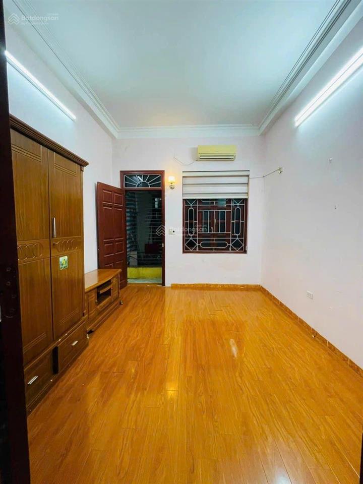 Cho thuê nhà cầu trắng, hà đông 32m2, 5 tầng. giá 10tr/1 tháng full đồ