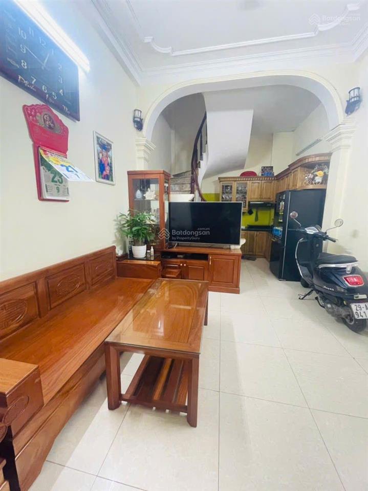 Cho thuê nhà cầu trắng, hà đông 32m2, 5 tầng. giá 10tr/1 tháng full đồ