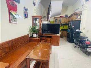 Cho thuê nhà cầu trắng, hà đông 32m2, 5 tầng. giá 10tr/1 tháng full đồ