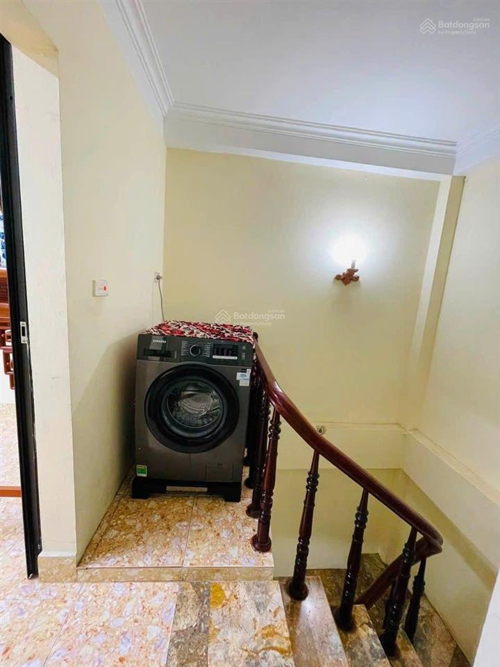 Cho thuê nhà cầu trắng, hà đông 32m2, 5 tầng. giá 10tr/1 tháng full đồ