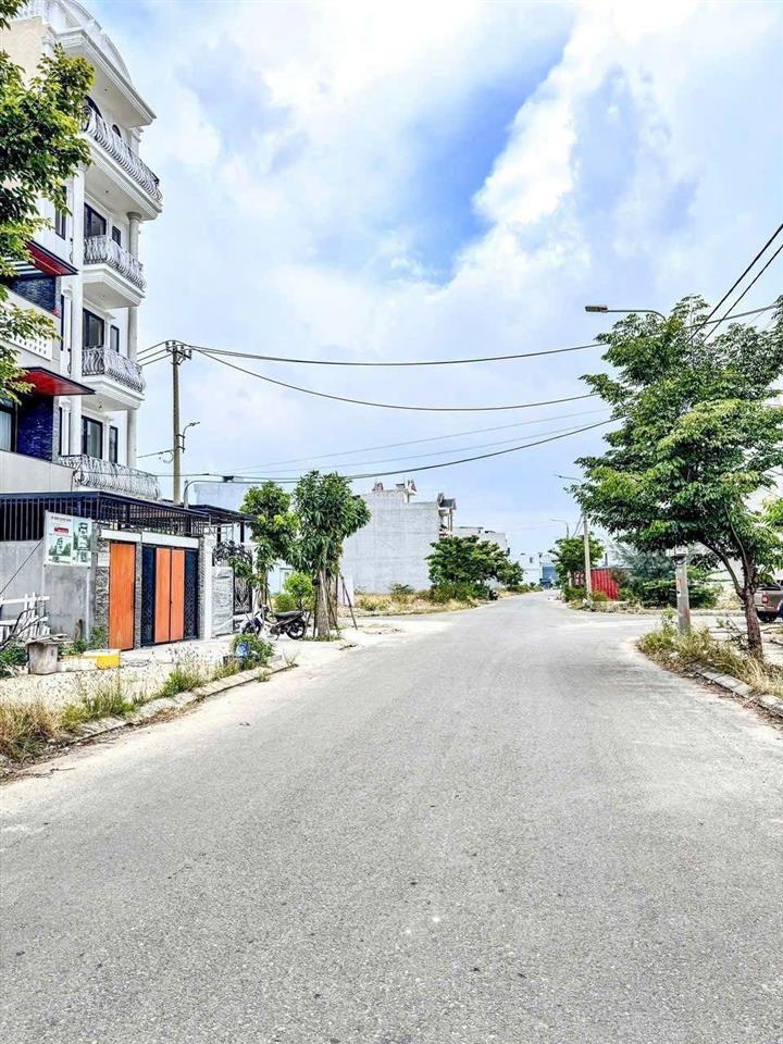 Trung hoà 1 sát võ chí công, cầu khuê đông