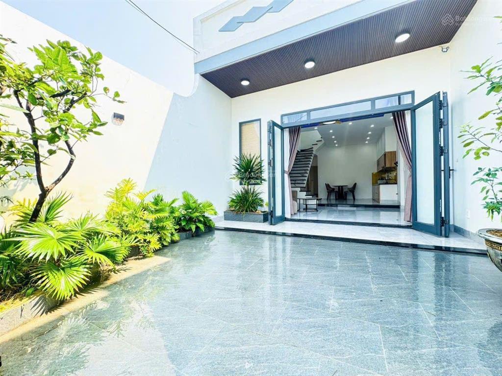 Nhà c4 mới đẹp hoà quý móng 2,5 tầng sát võ chí công