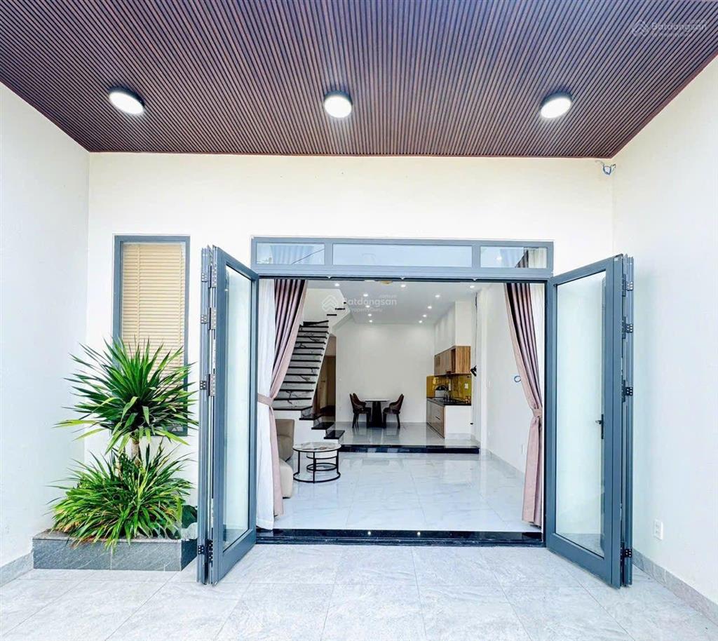 Nhà c4 mới đẹp hoà quý móng 2,5 tầng sát võ chí công