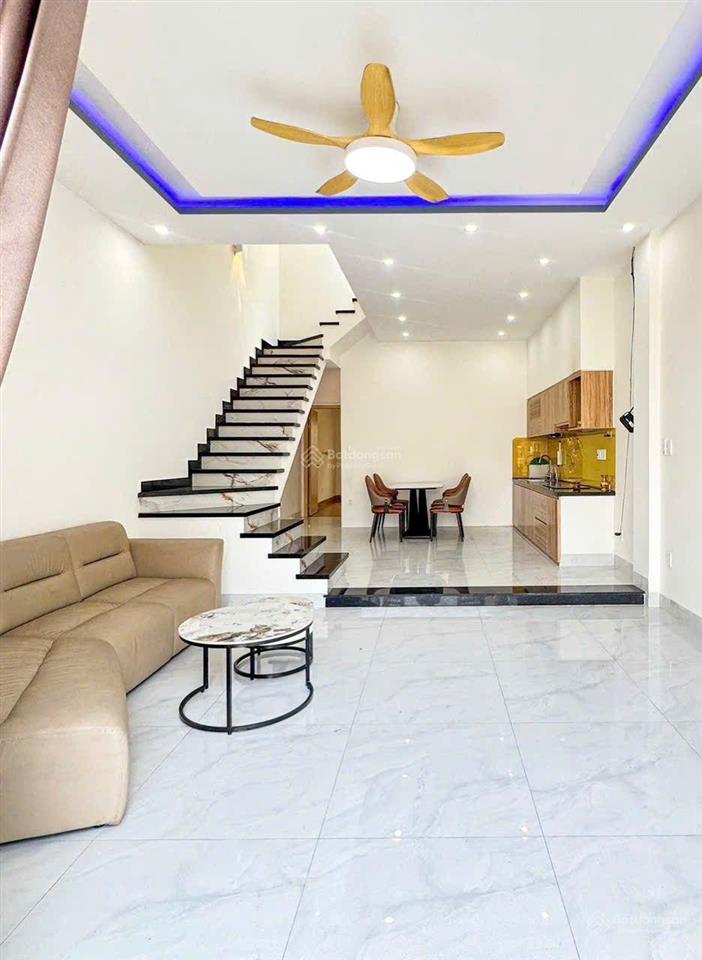 Nhà c4 mới đẹp hoà quý móng 2,5 tầng sát võ chí công