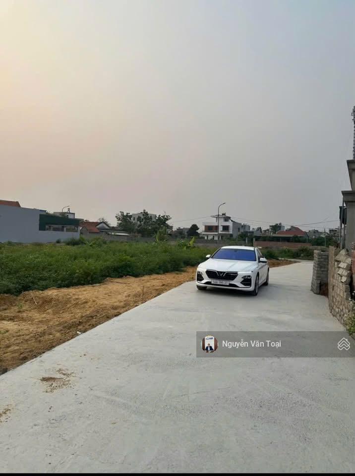 Bán ô đất 138.4m khu bùi xá tân an sát và gần vinhomes mặt quay công viên 4,6ha có 2 lô liền nhau