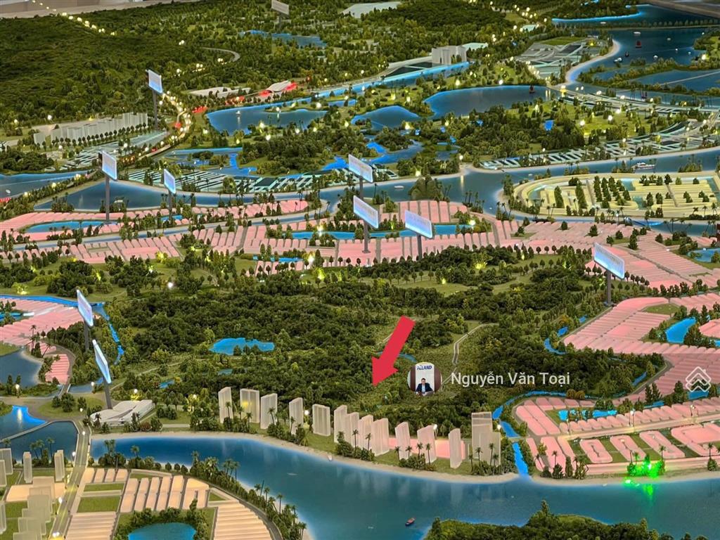 Bán đất hoàng tân thôn 3 cạnh tái định cư vị trí 2 trục chính hoàng tân