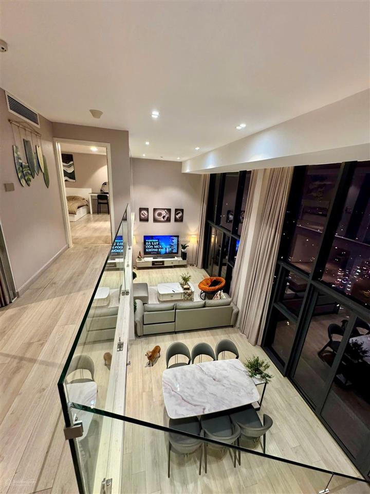 Chính chủ cho thuê căn hộ đập thông nhau tại pentstudio tây hồ view cầu nhật tân cực đẹp, hiếm có.