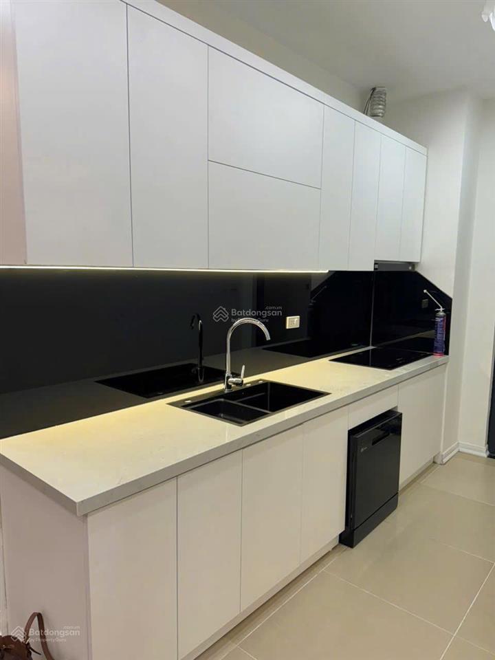 Chính chủ cần tiền gửi bán nhanh căn hộ 2 phòng ngủ tại dự án green star tầng đẹp view thoáng.