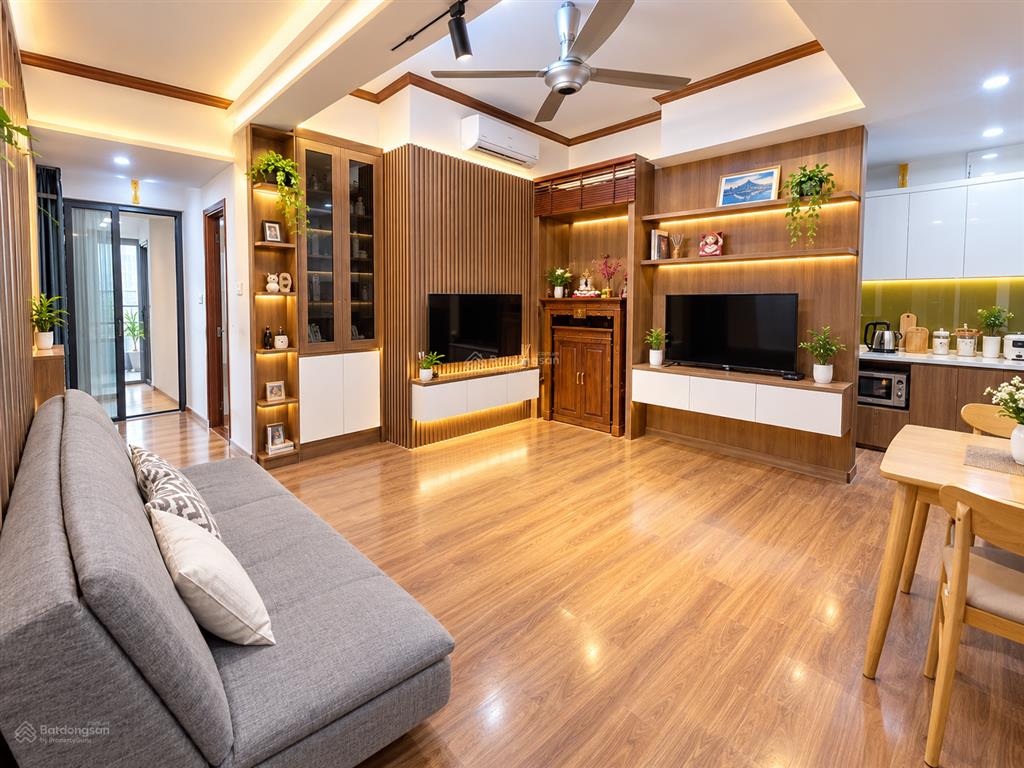 Chính chủ cần tiền gửi bán gấp căn hộ 2 phòng ngủ tại dự án 789 xuân đỉnh tầng đẹp view thoáng