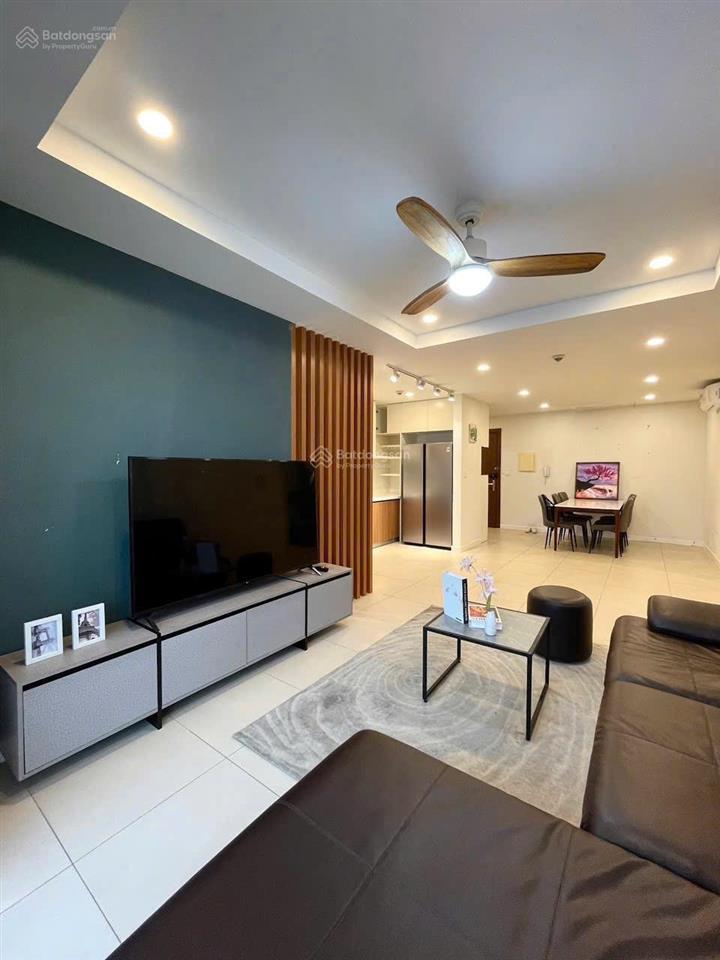 Chính chủ cần tiền nhờ bán gấp căn hộ tầng cao view hồ tây siêu đẹp, giá rẻ trong tòa, bao thuế phí