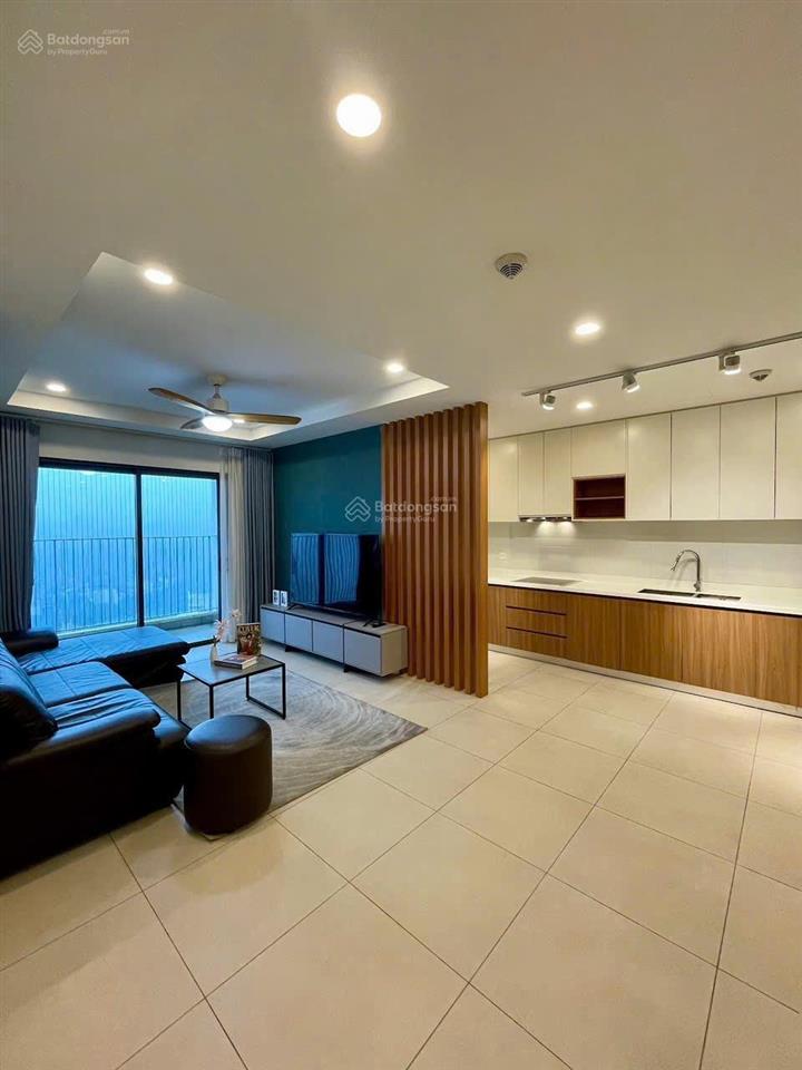 Chính chủ cần tiền nhờ bán gấp căn hộ tầng cao view hồ tây siêu đẹp, giá rẻ trong tòa, bao thuế phí
