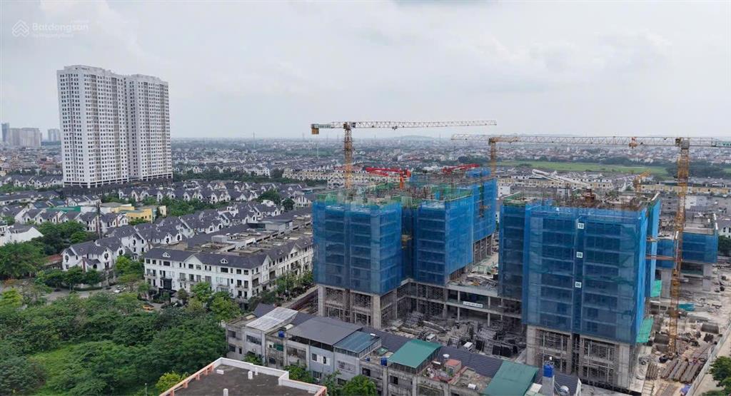 Căn duplex 2 tầng 130m2 giá 10 tỷ , full nội thất , điều hòa âm trần .