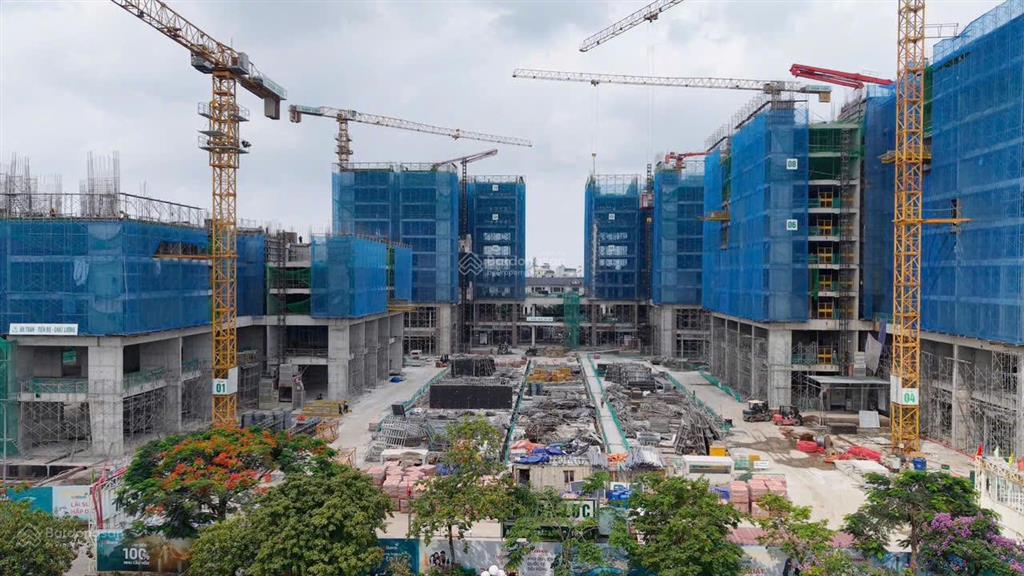 Căn duplex 2 tầng 130m2 giá 10 tỷ , full nội thất , điều hòa âm trần .