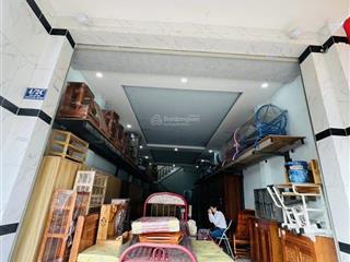 Mặt tiền đặng thúc vịnh  ngang 4.5m dài 20  kd đa ngành nghền 8.8 tỷ còn thương lượng