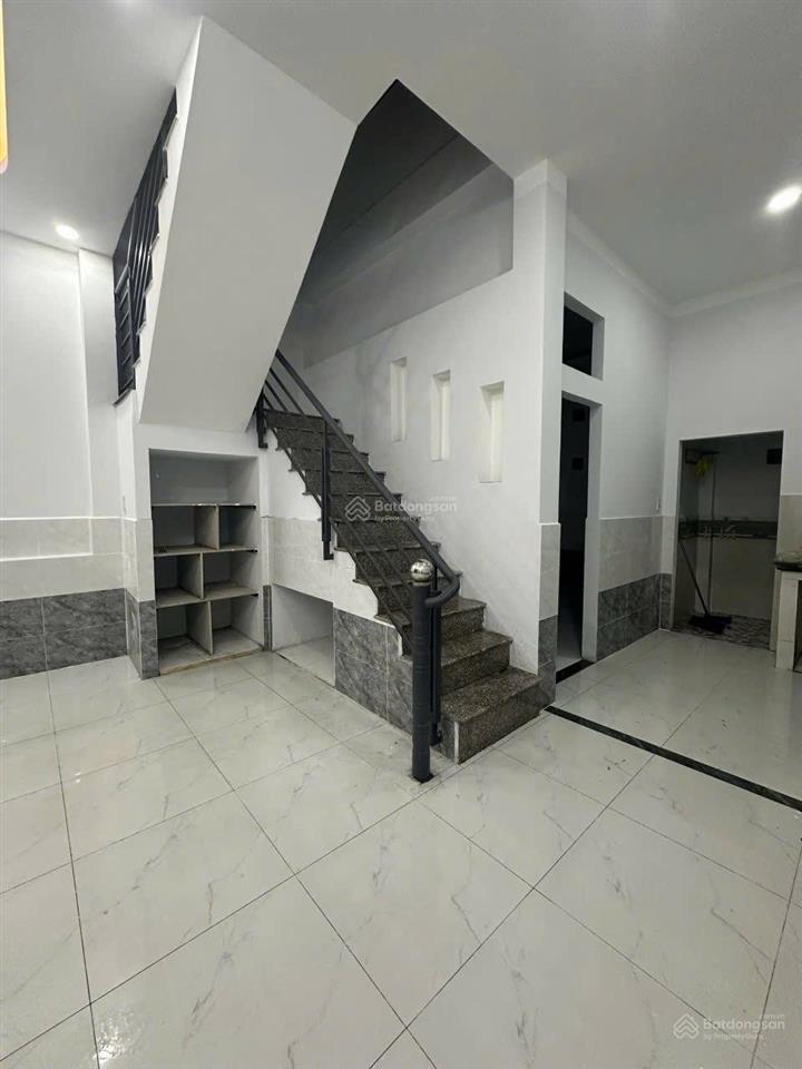 3.33 tỷ  nhà xuân thới đông  gần vinhome  5x12  shr.