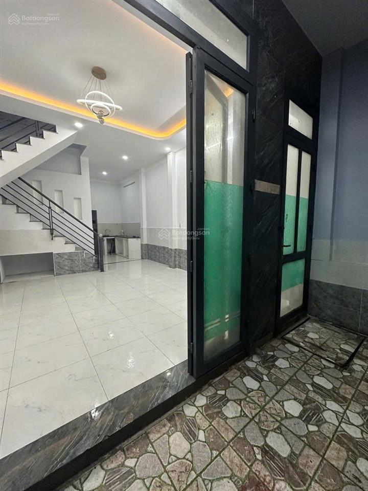 3.33 tỷ  nhà xuân thới đông  gần vinhome  5x12  shr.