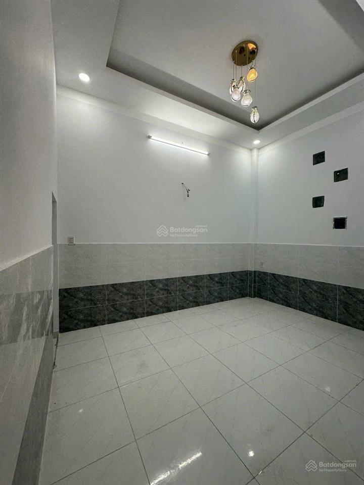 3.33 tỷ  nhà xuân thới đông  gần vinhome  5x12  shr.