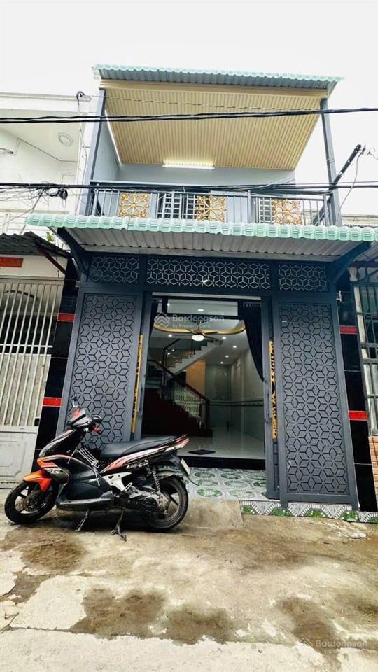 Nhà đẹp vào ở ngay  hẻm xe hơi thông thới tam thôn 6  hóc môn  2.35 tỷ