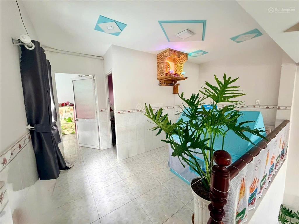 3.65 tỷ  hẻm ô tô thông  thới tam thôn 9  hóc môn  95m2