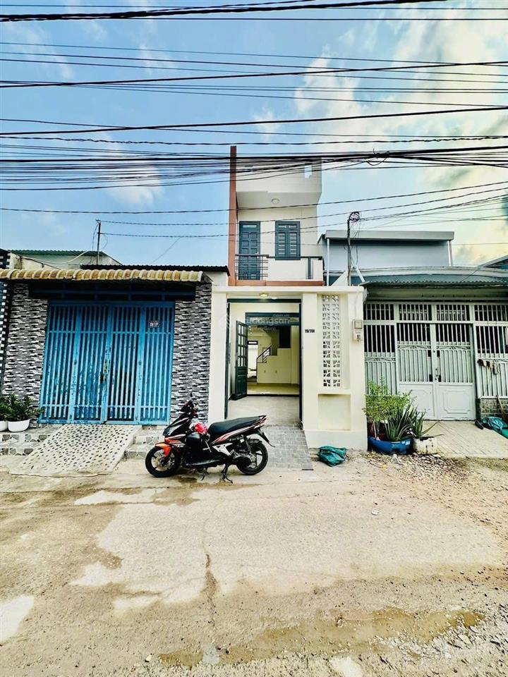 Bán nhà nguyễn thị sáu  thới tam thôn  hóc môn  hẻm xe tải thông  shr  giá 2.85 tỷ
nhà đẹp vào