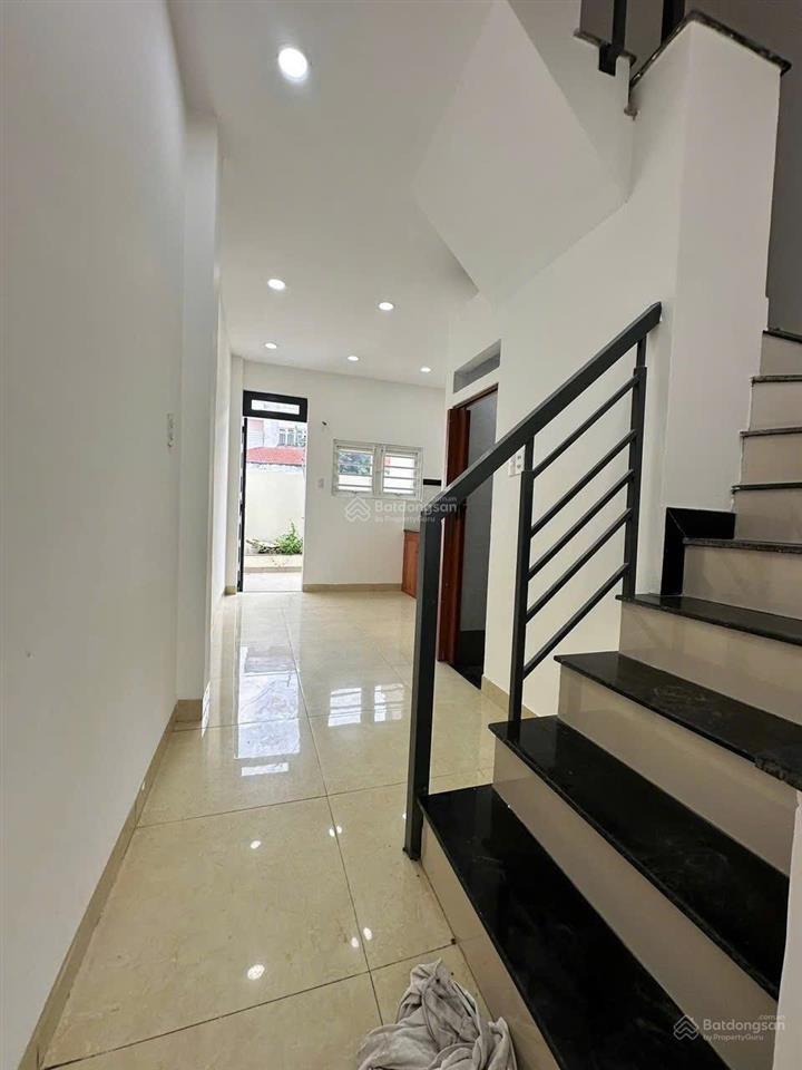 Bán nhà nguyễn thị sáu  thới tam thôn  hóc môn  hẻm xe tải thông  shr  giá 2.85 tỷ
nhà đẹp vào