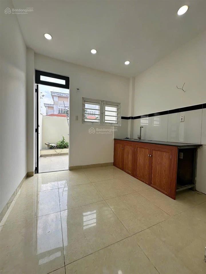 Bán nhà nguyễn thị sáu  thới tam thôn  hóc môn  hẻm xe tải thông  shr  giá 2.85 tỷ
nhà đẹp vào