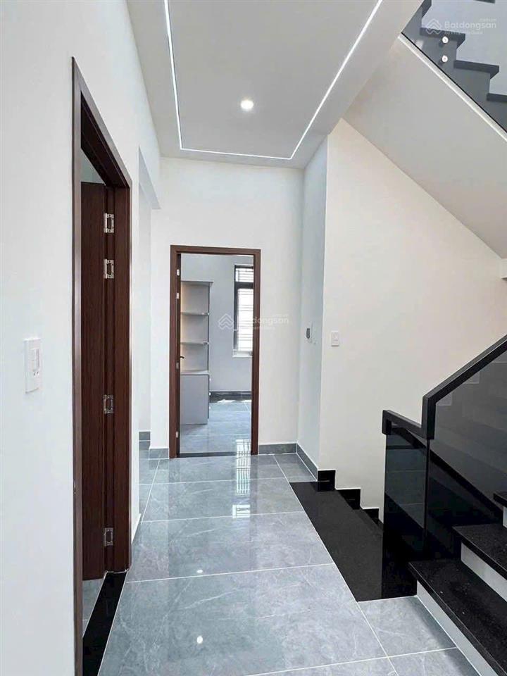 Biệt thư mini  huỳnh thị na  đông thạnh  giáp q12  6.99 tỷ  xách vali vào ở ngay
