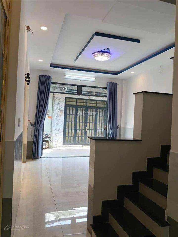 2.35 tỷ  nhà đẹp tân xuân  hóc môn hẻm xe tải tới cửa full nội thất