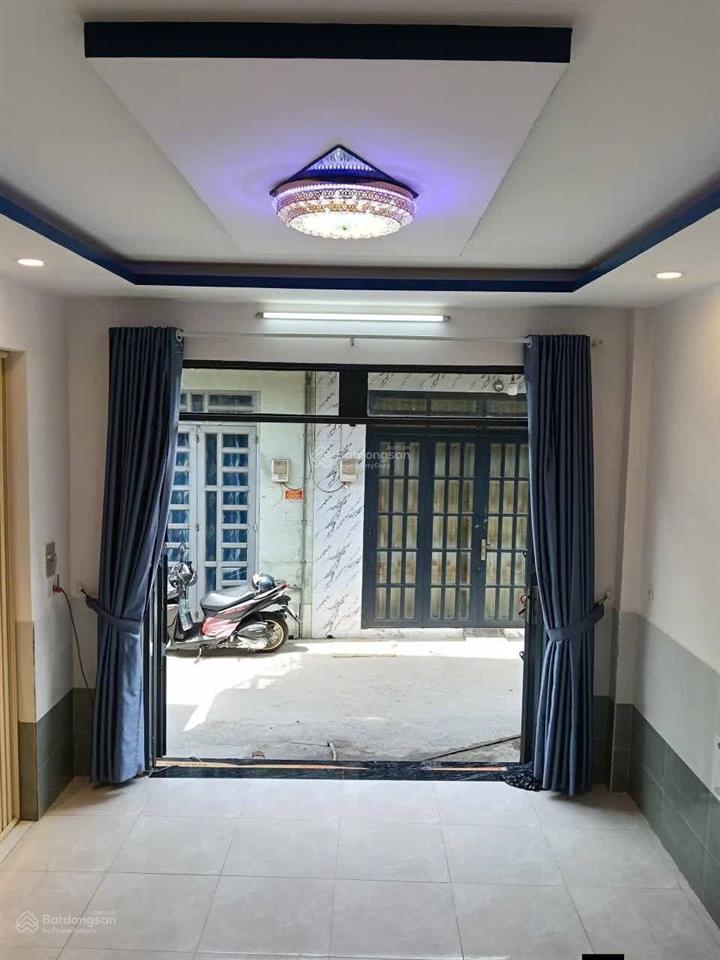 2.35 tỷ  nhà đẹp tân xuân  hóc môn hẻm xe tải tới cửa full nội thất