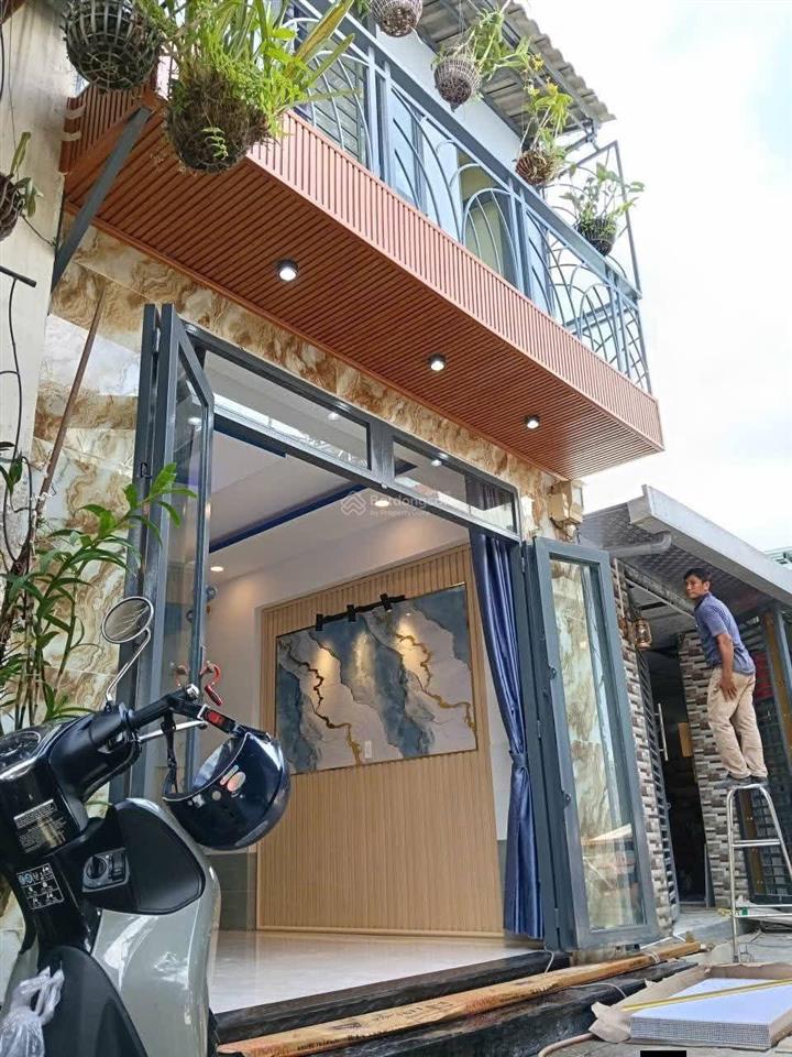 2.35 tỷ  nhà đẹp tân xuân  hóc môn hẻm xe tải tới cửa full nội thất