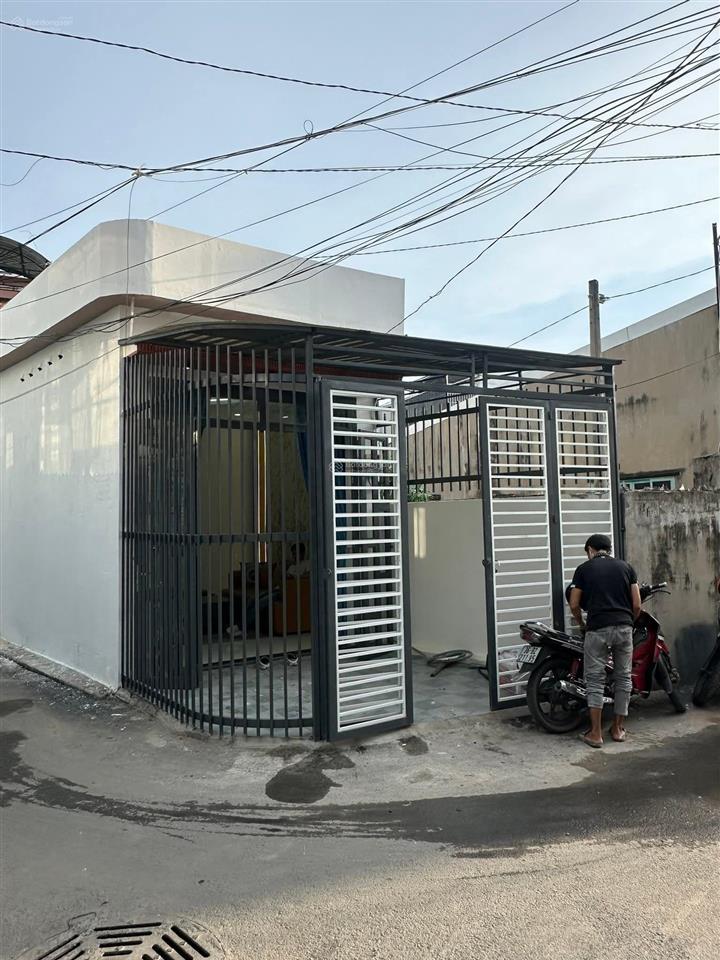 2,95 tỷ  nhà shr trung tâm hóc môn 1 sẹc bà triệu hẻm xe hơi