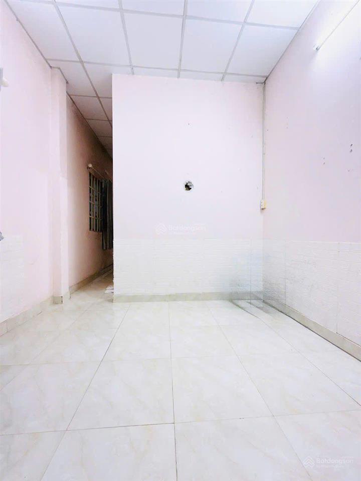 2 tỷ nhà sổ hồng riêng gần chợ hóc môn 42m hai mặt tiền dọn vào ở ngay
