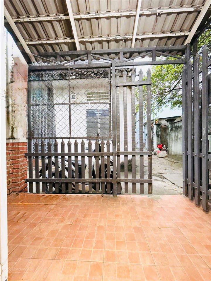 2 tỷ nhà sổ hồng riêng gần chợ hóc môn 42m hai mặt tiền dọn vào ở ngay