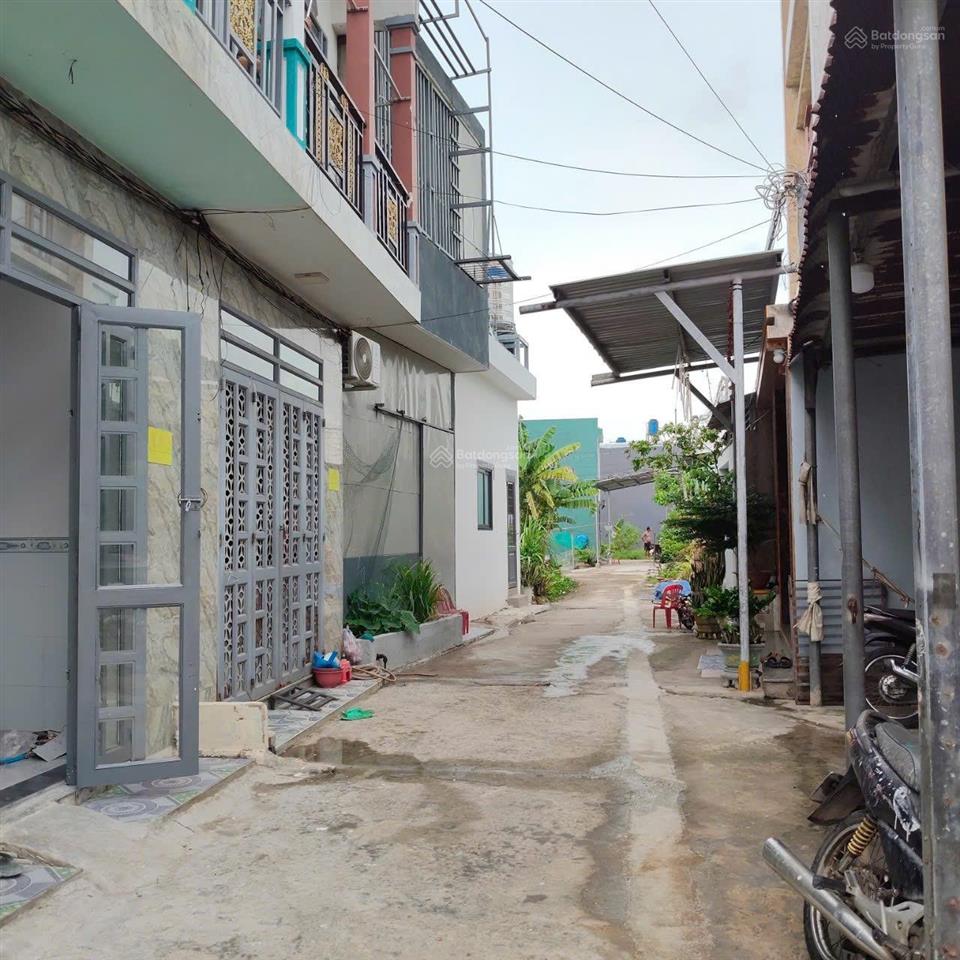 Nhà lầu 4 x 10, giá chỉ 780 triệu ngay ngã ba mỹ hạnh