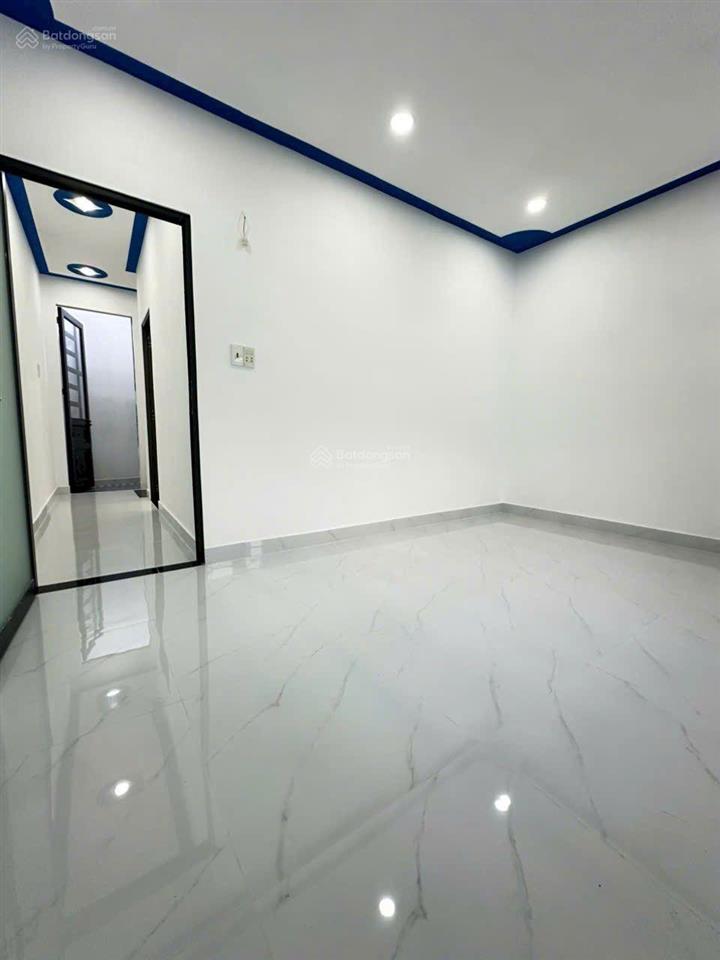 2.5 tỷ  nhà liền kề đẹp ngã 5 chùa hang, thới tam thôn, hóc môn