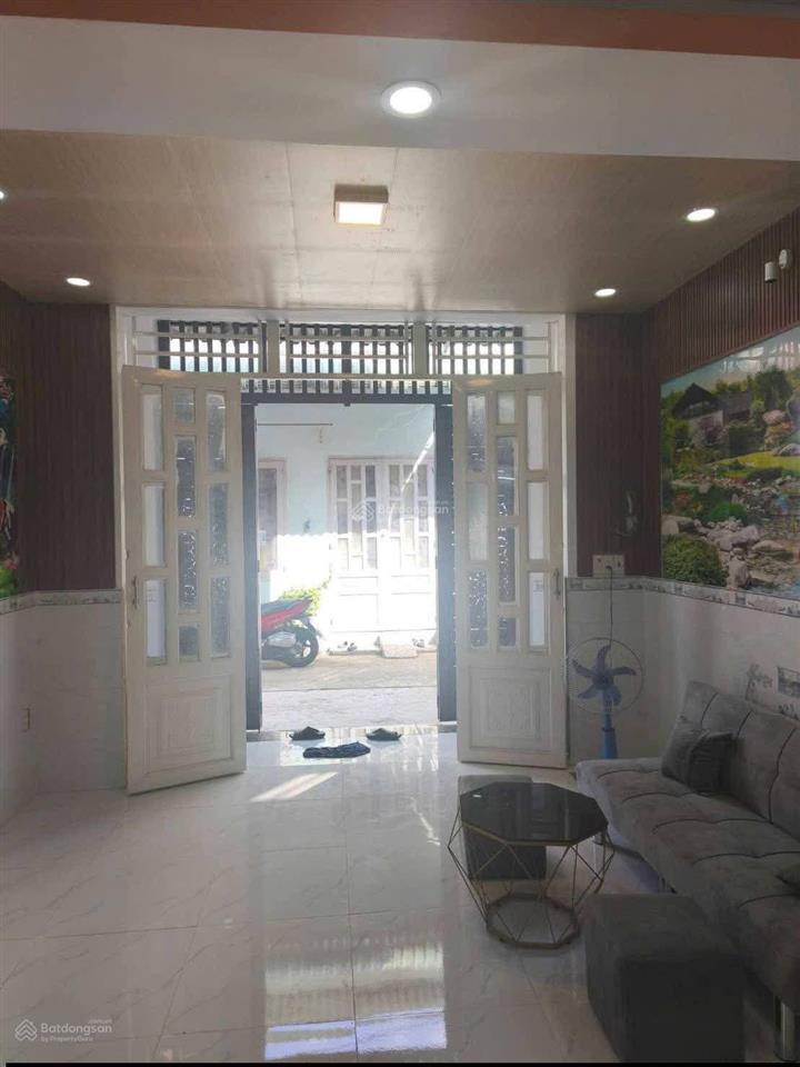 1.95 tỷ hẻm 4m  2 sẹc tô ký 6  gần chợ bắp  hóc môn