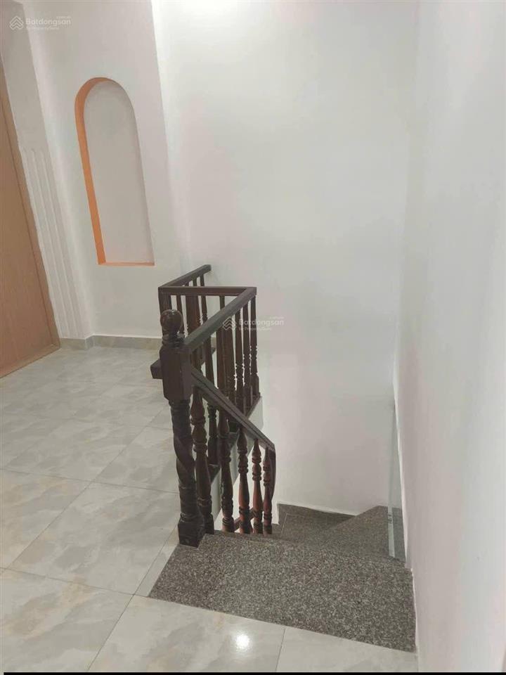 1.95 tỷ hẻm 4m  2 sẹc tô ký 6  gần chợ bắp  hóc môn