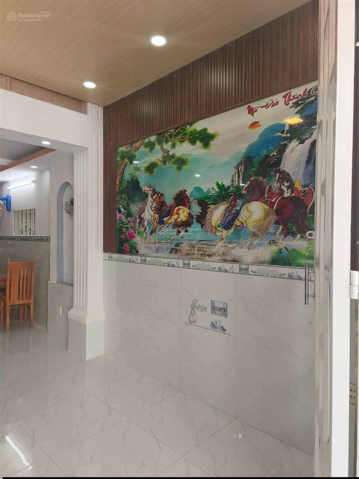 1.95 tỷ hẻm 4m  2 sẹc tô ký 6  gần chợ bắp  hóc môn